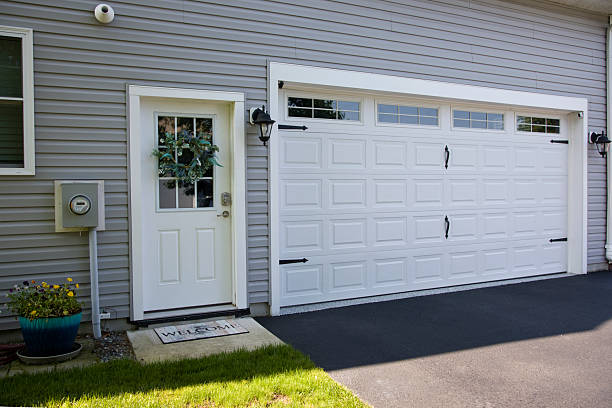 24/7 Emergency Garage Door Panel Replacement experts in Geauga County County, OH